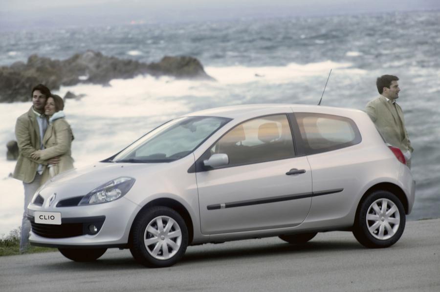  Renault Clio 2006 года  (фото 71 из 97)